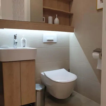 A Blok Exclusive With Garage شقة